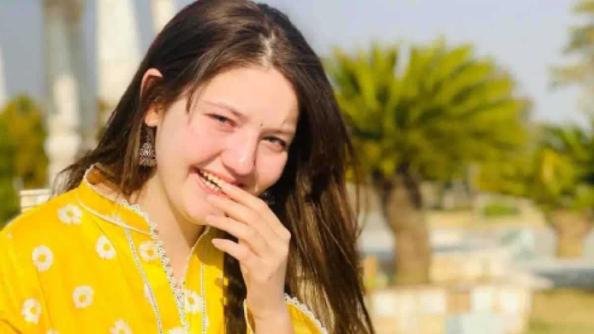 محاكمة قاتل مؤثرة باكستانية شهيرة بعد رفضها الارتباط به