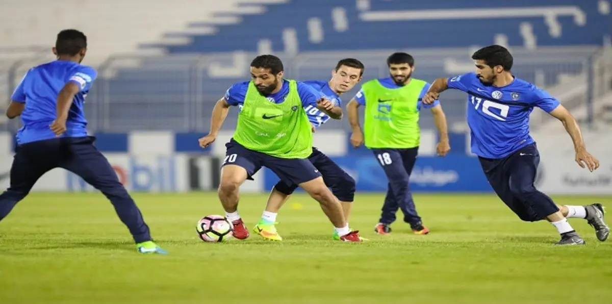 الهلال السعودي يوضح حقيقة التعاقد مع لاعب آسيوي