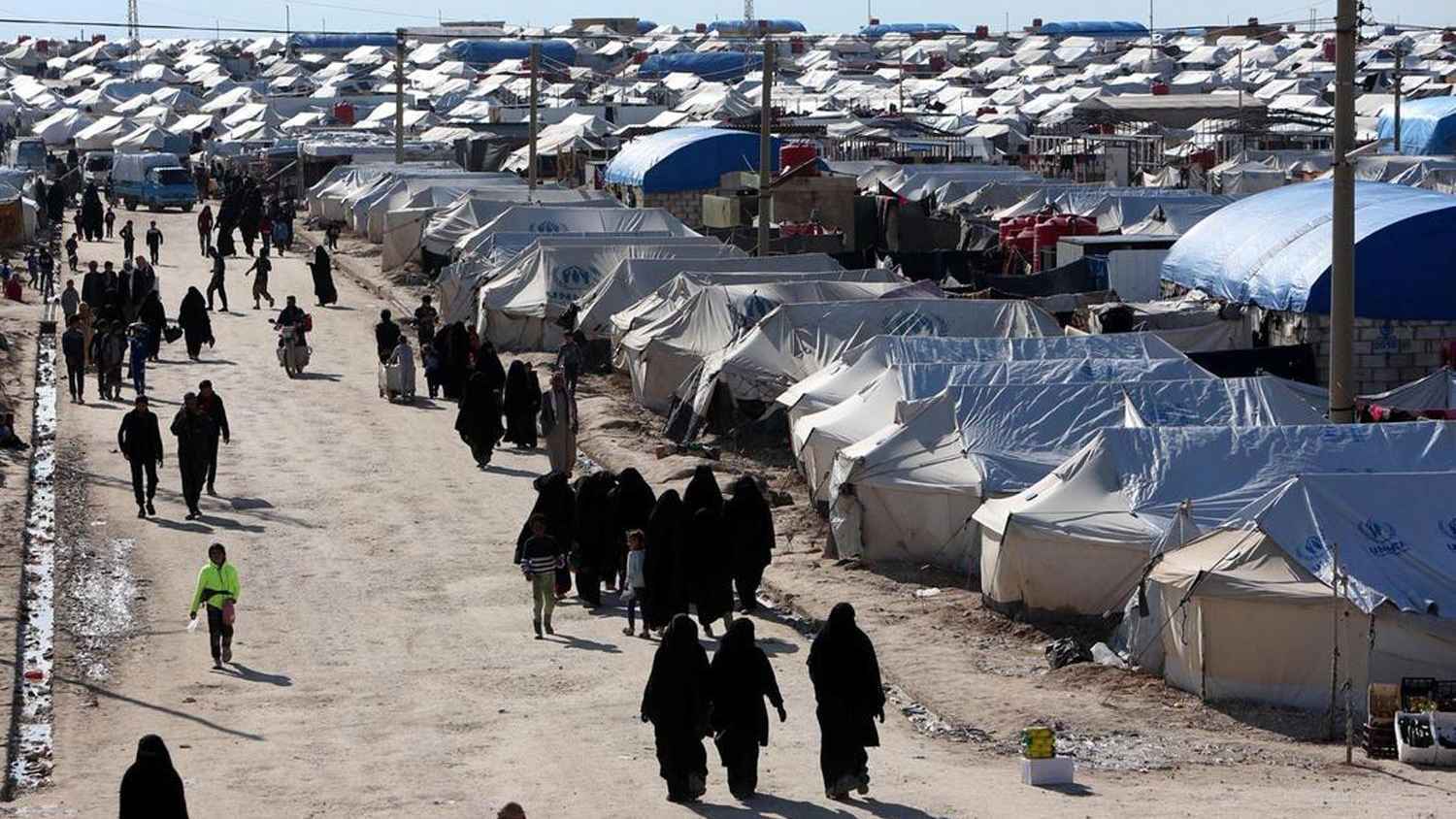 اتفاق يفضي إلى إخراج العائلات السورية من مخيم الهول