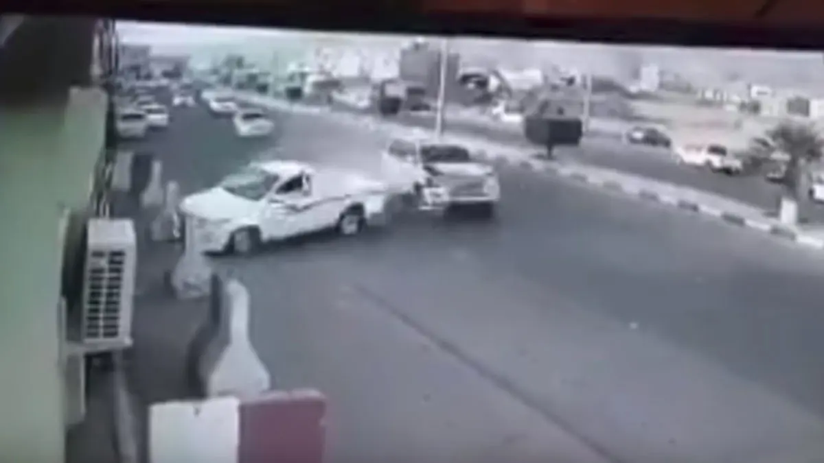 القبض على طرفي حادثة الـ"لاندكروزر" والـ"هايلكس" بالسعودية 