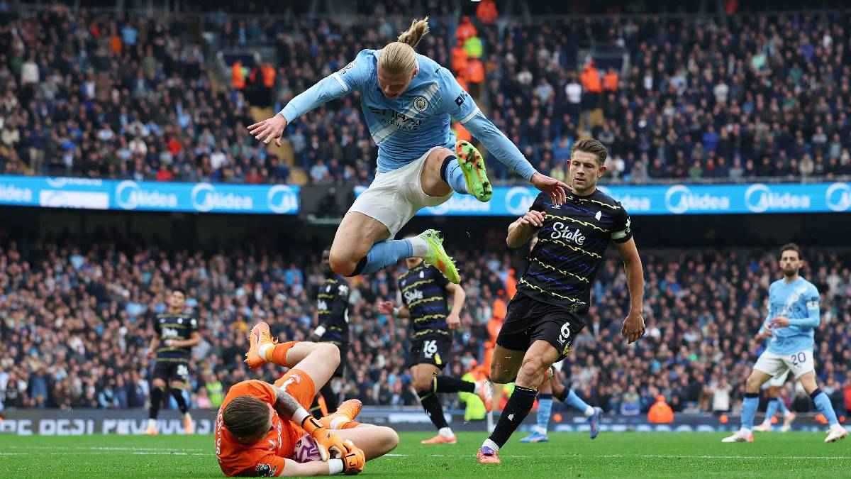 ترتيب هدافي الدوري الإنجليزي بعد ثنائية هالاند في مرمى إيفرتون