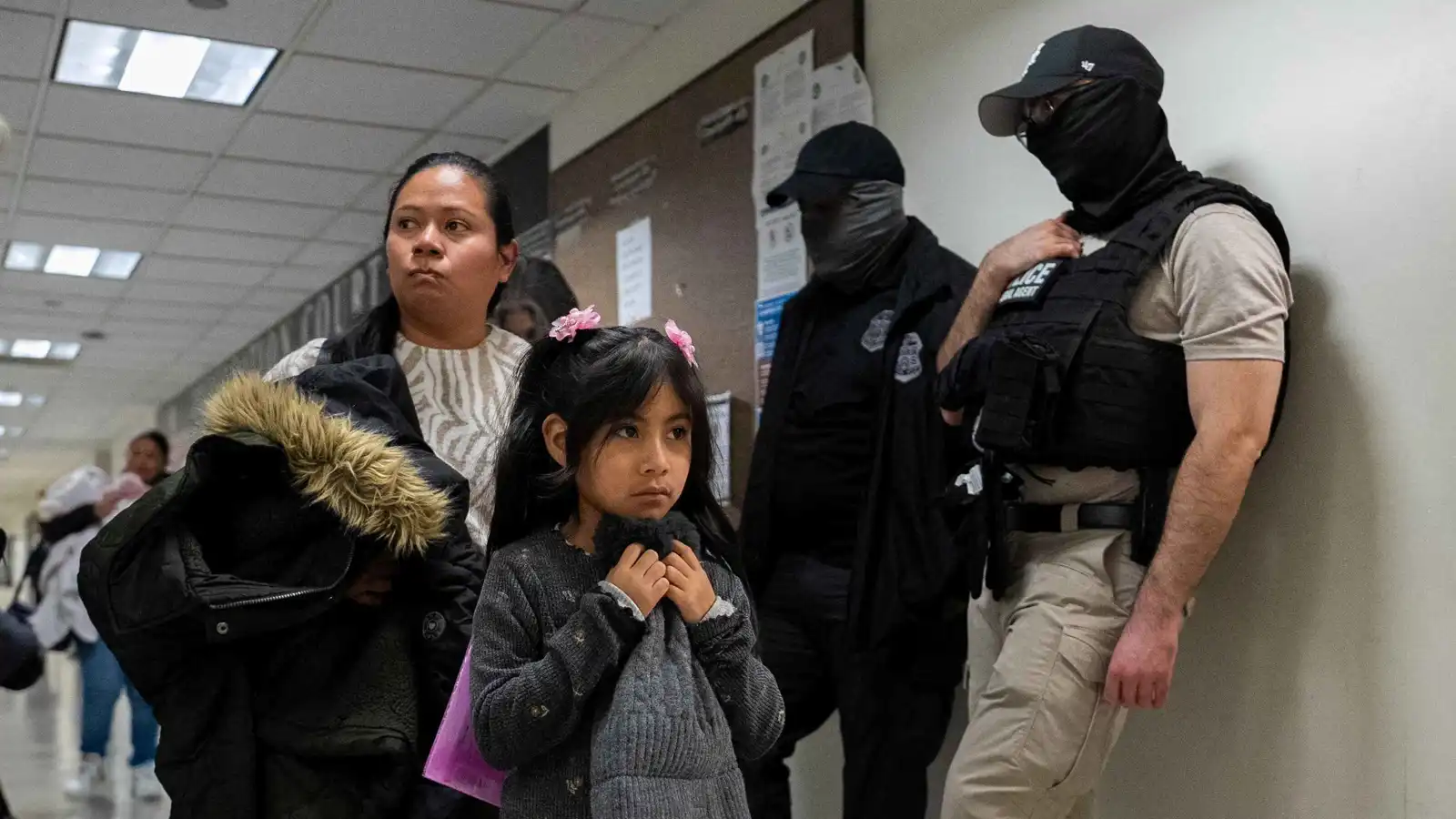 "المحكمة العليا" تنظر في مرسوم ترامب حول إلغاء حق المواطنة بالولادة