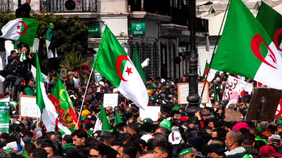 حراك نقابي يرفض "حوار الحكومة" ويعمّق الأزمة السياسية في الجزائر