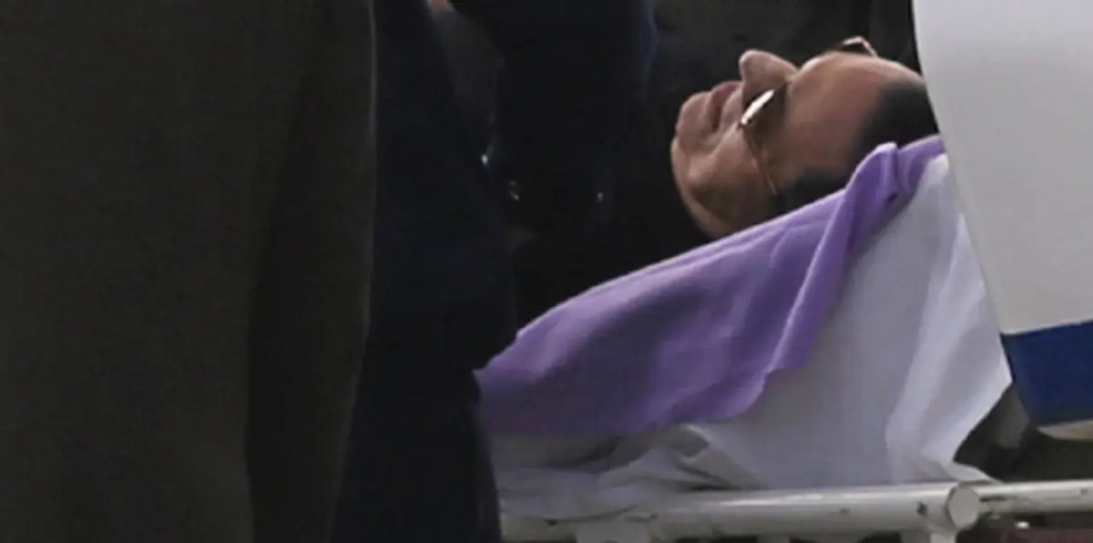 مبارك ينفي الاشتراك بقتل متظاهري ثورة يناير والمحامون يطلبون شهادة السيسي