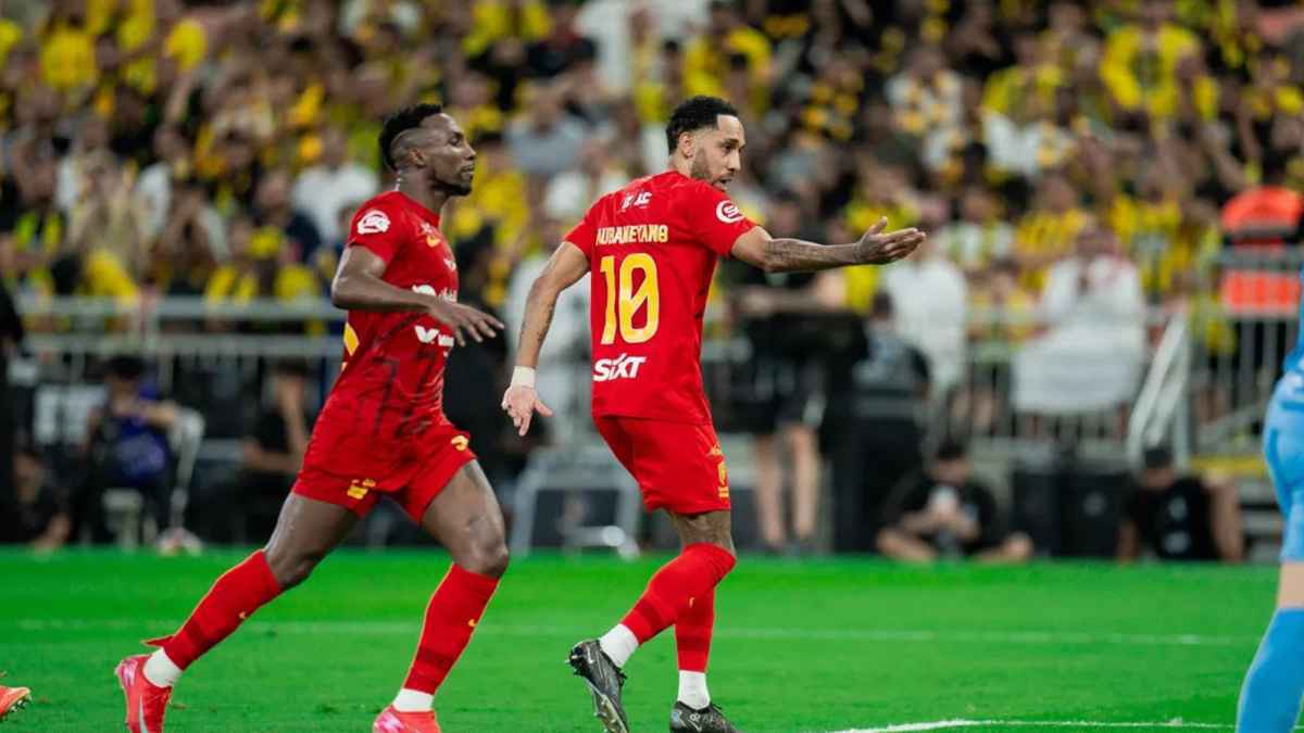 بعد انسحاب الهلال.. هل تأهل القادسية مباشرة إلى نهائي السوبر السعودي؟