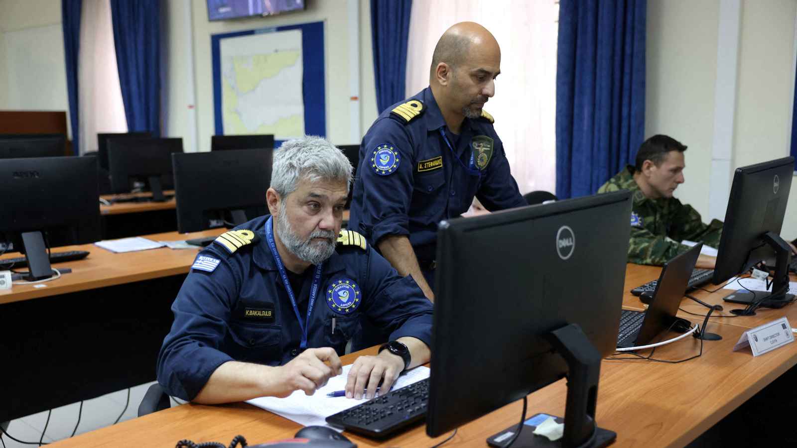 خبراء: عملية "أسبيدس" فشلت في حماية الملاحة البحرية