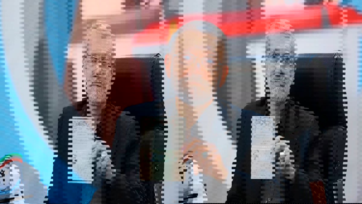 "هاشتاغ" لاريجاني يشعل المنافسة على رئاسة إيران