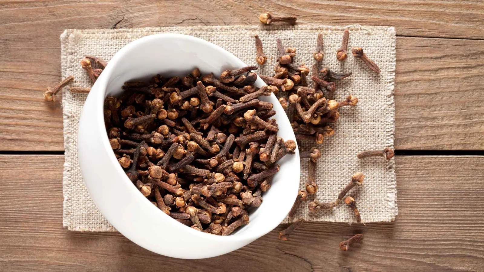 لا تستهن بحبّة القرنفل.. سلاحك الطبيعي لمحاربة الالتهابات