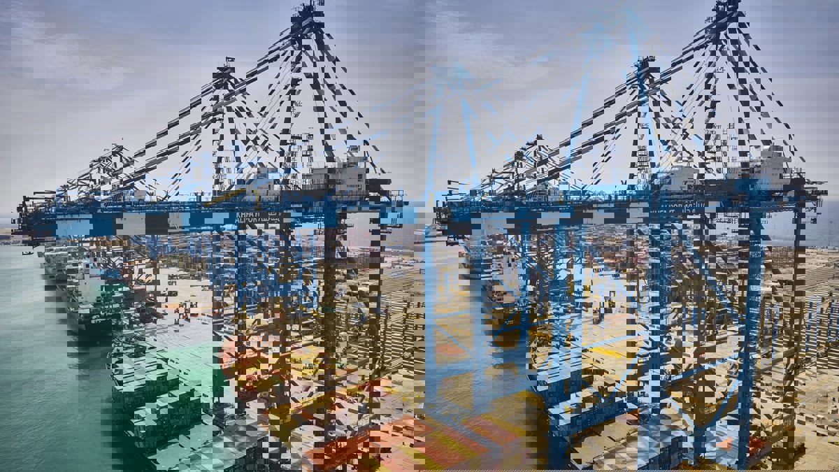 الحكومة المصرية تكشف حقيقة بيع الموانئ لـ"جهات أجنبية"