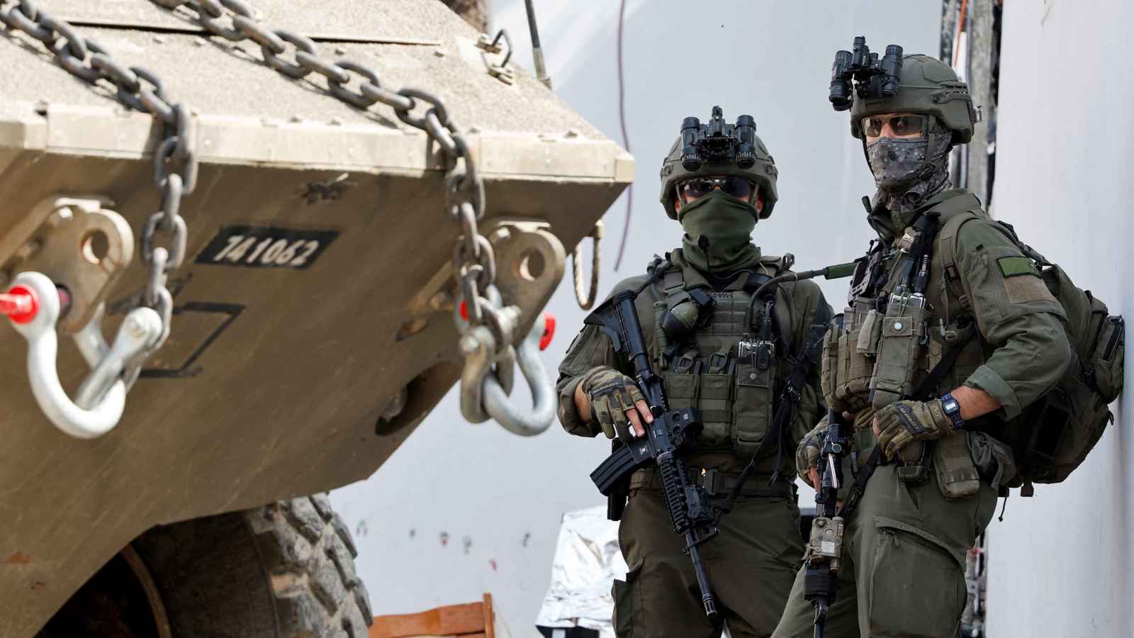 "سجن كبير".. إسرائيل تفرض أكبر عملية إغلاق في الضفة الغربية