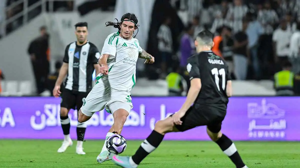 تحرك حاسم لإنهاء خلافات الأهلي السعودي والشباب