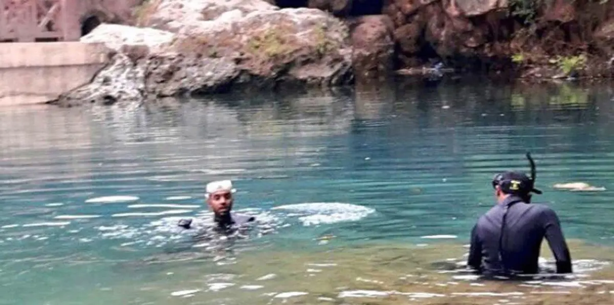 بالصور.. غرق فتاتين بسبب صورة سيلفي في صلالة بسلطنة عُمان