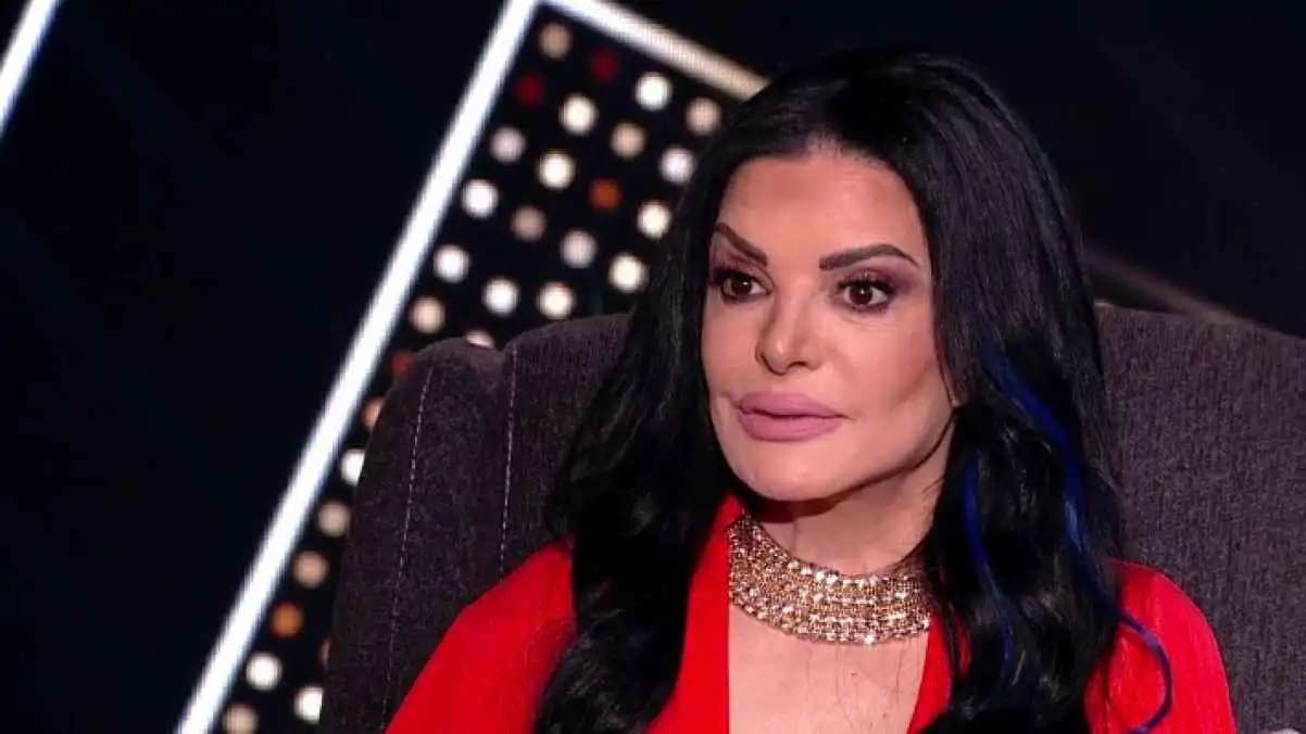 نضال الأحمدية تثير الجدل بتعاطفها مع فضل شاكر