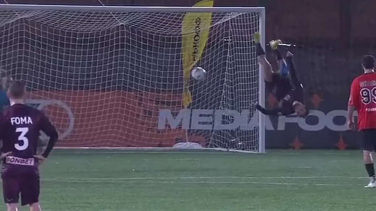 يرتدي رقم 007.. لاعب روسي يسجل ضربة جزاء بطريقة لا تصدق (فيديو)