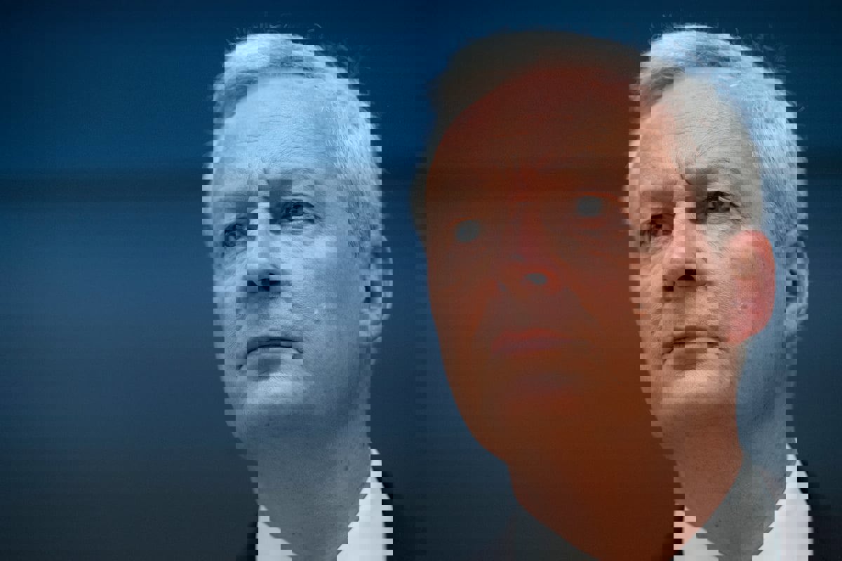 وزير مالية فرنسا: سنعاني أزمة مالية إن فاز اليمين المتطرف 