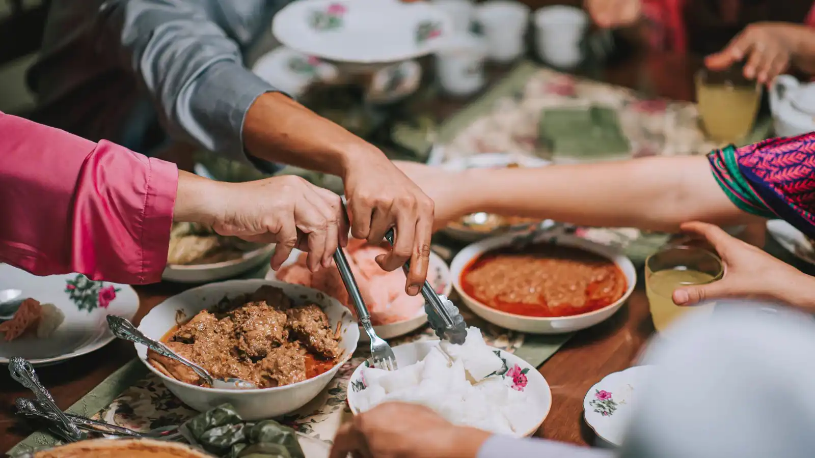 "العشيّة والعنايا" في القنيطرة.. طقوس رمضانية تقوي المجتمع السوري