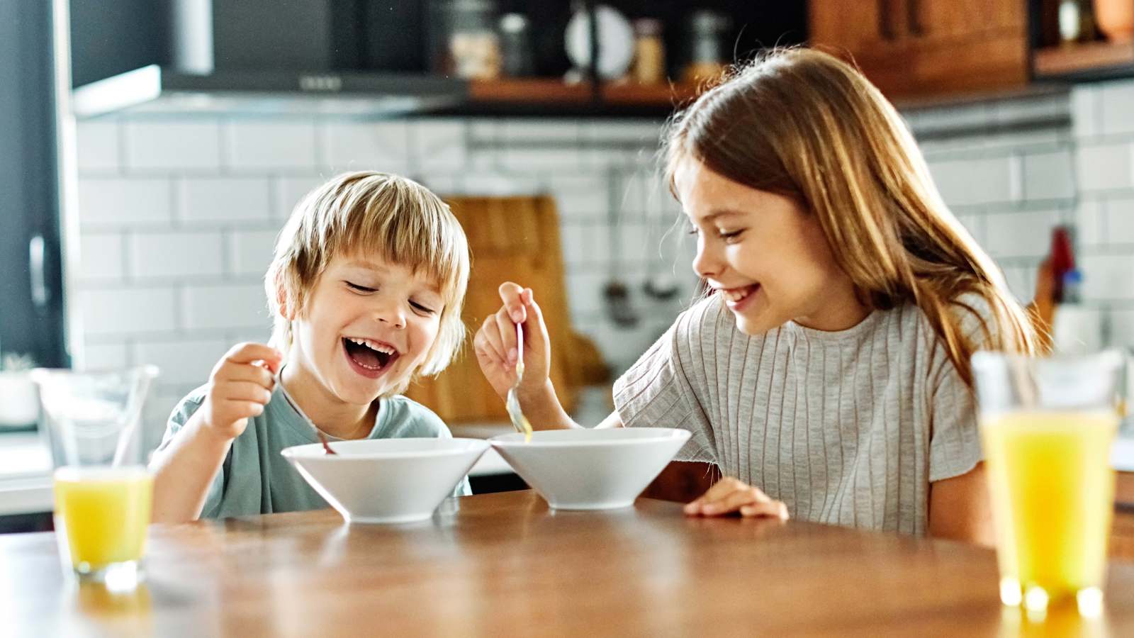 أهمية وجبة الإفطار في دعم صحة الأطفال وتطورهم