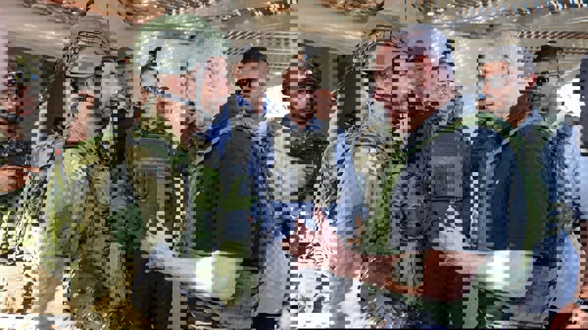 "معاريف": حكومة نتنياهو في صراع سياسي مع المؤسسة العسكرية وواشنطن 