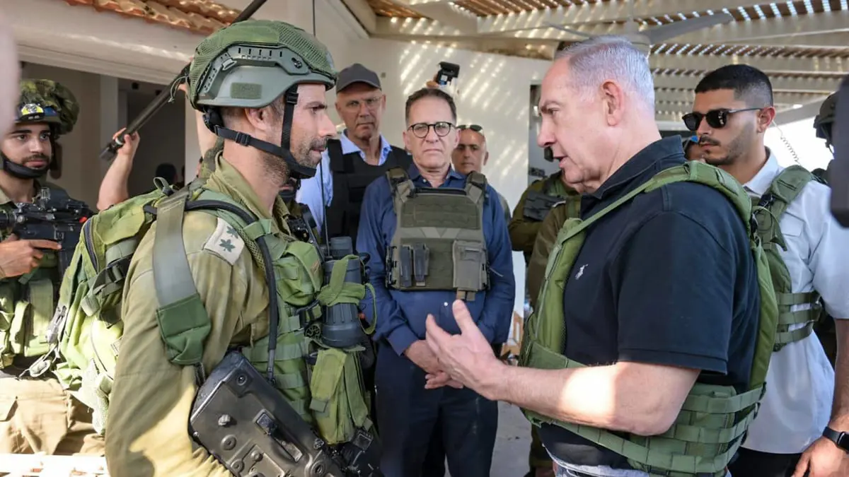 "معاريف": حكومة نتنياهو في صراع سياسي مع المؤسسة العسكرية وواشنطن 