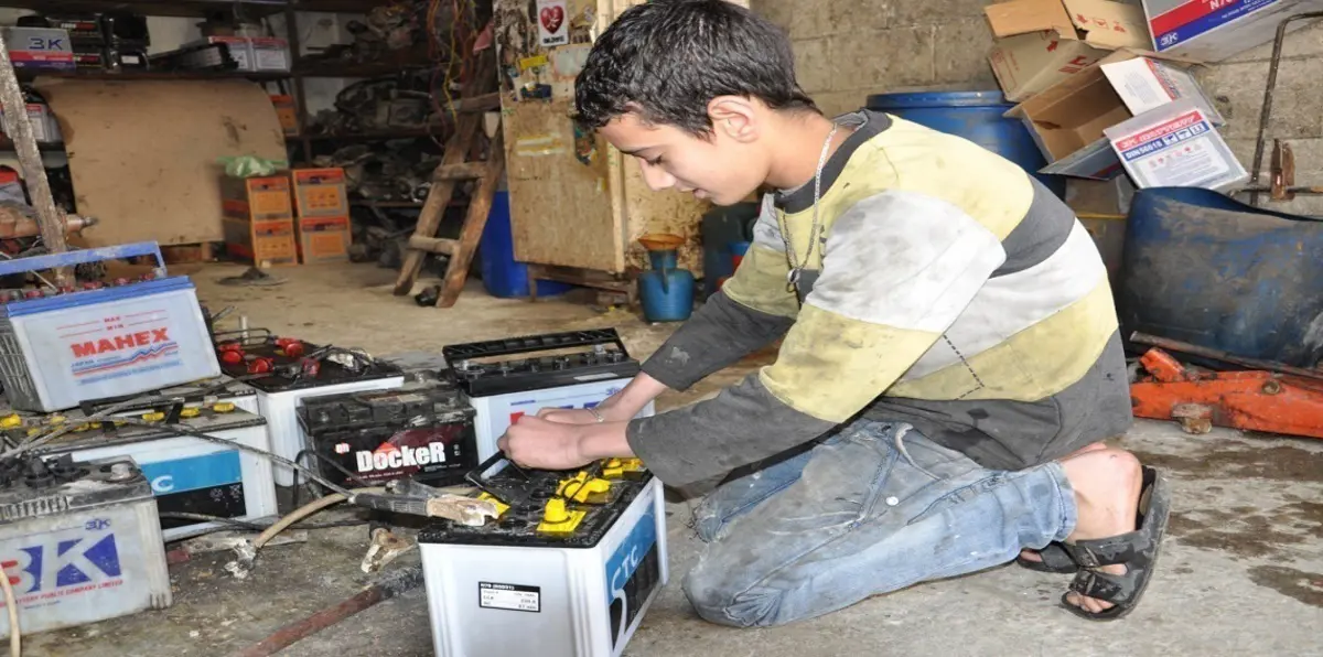 مع بدء شهر رمضان.. ارتفاع ظاهرة عمالة الأطفال في اليمن (صور)