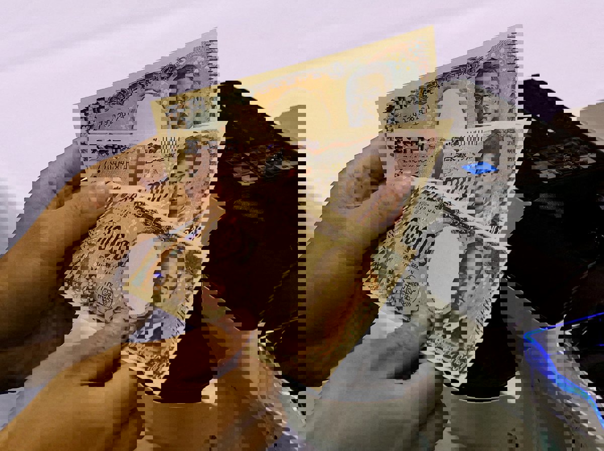 الين يقترب من أدنى مستوى في 3 عقود.. هل تتدخل السلطات اليابانية؟