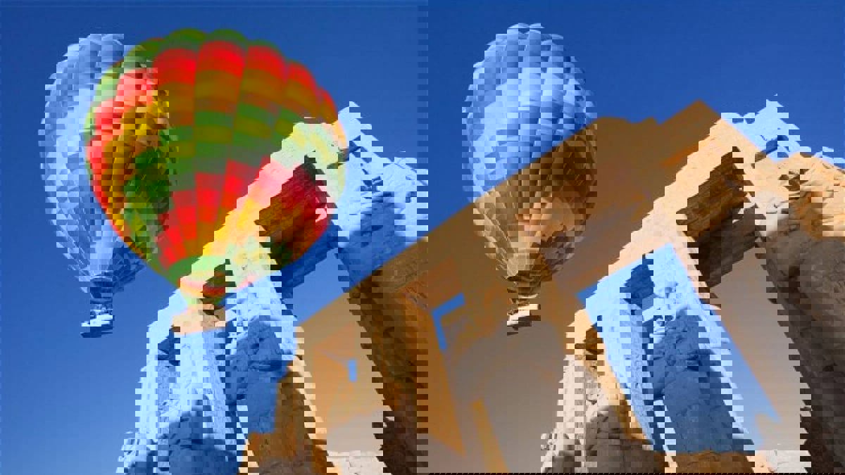 مصر توقف رحلات "البالون الطائر" في الأقصر لأجل غير مسمى