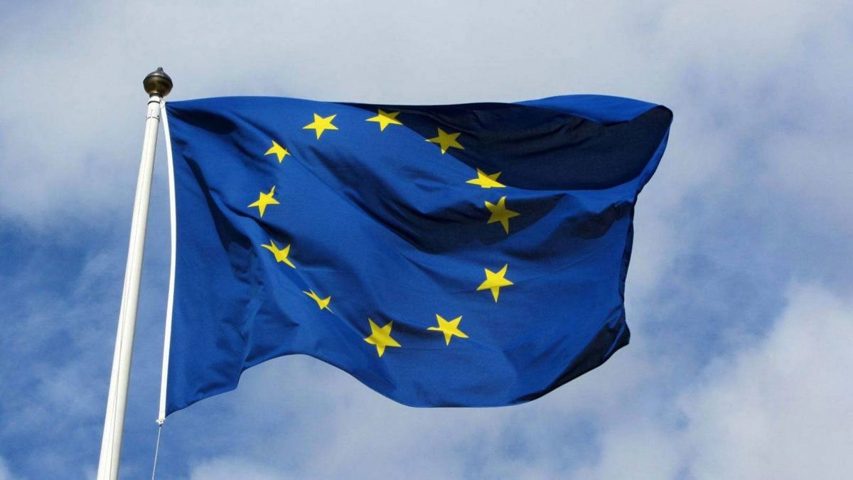 الاتحاد الأوروبي يلّوح بفرض قيود تجارية على الولايات المتحدة