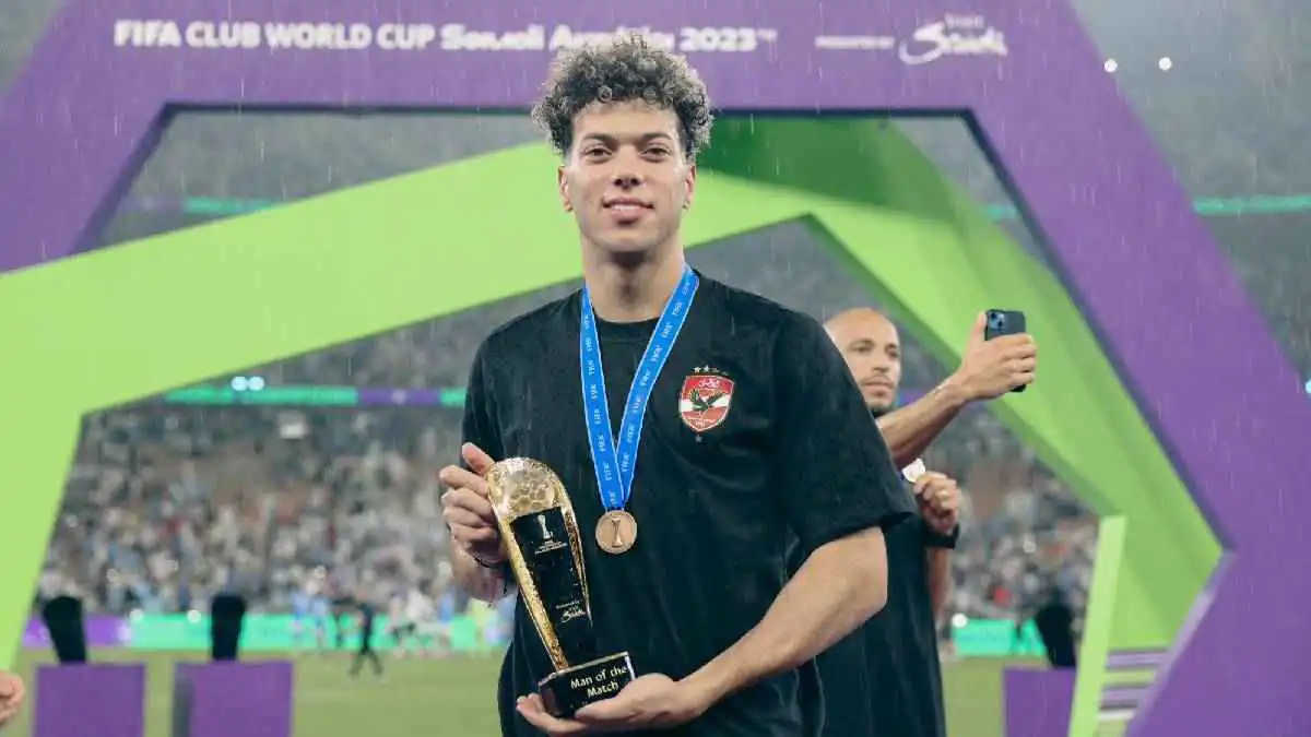 مفاجأة.. آدم وطني يتبرأ من إمام عاشور