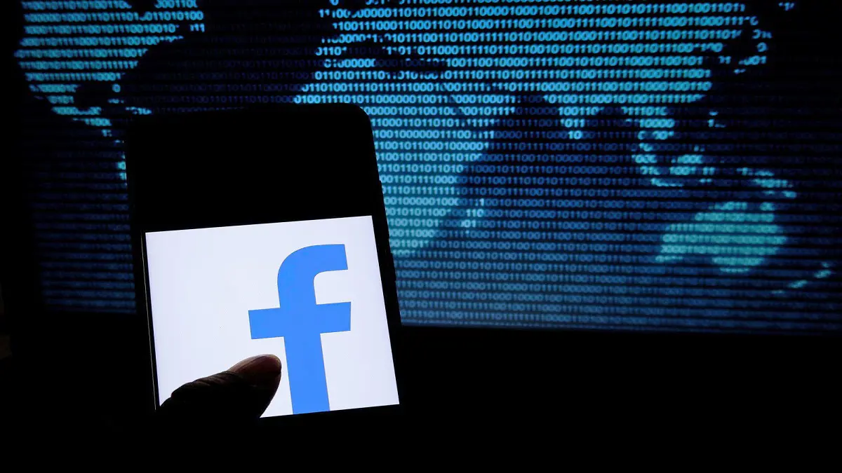 فيسبوك تغير اسمي "انستغرام" و "واتساب"