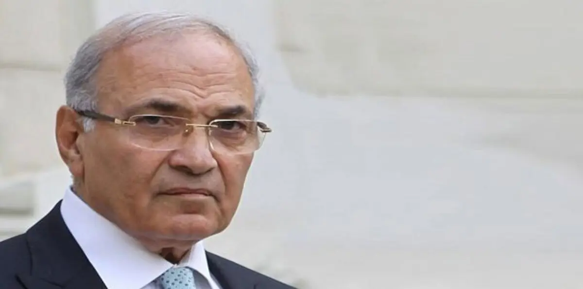 في أول ظهور لافت بعد التراجع.. شفيق يدلي بصوته برئاسيات مصر (فيديو)