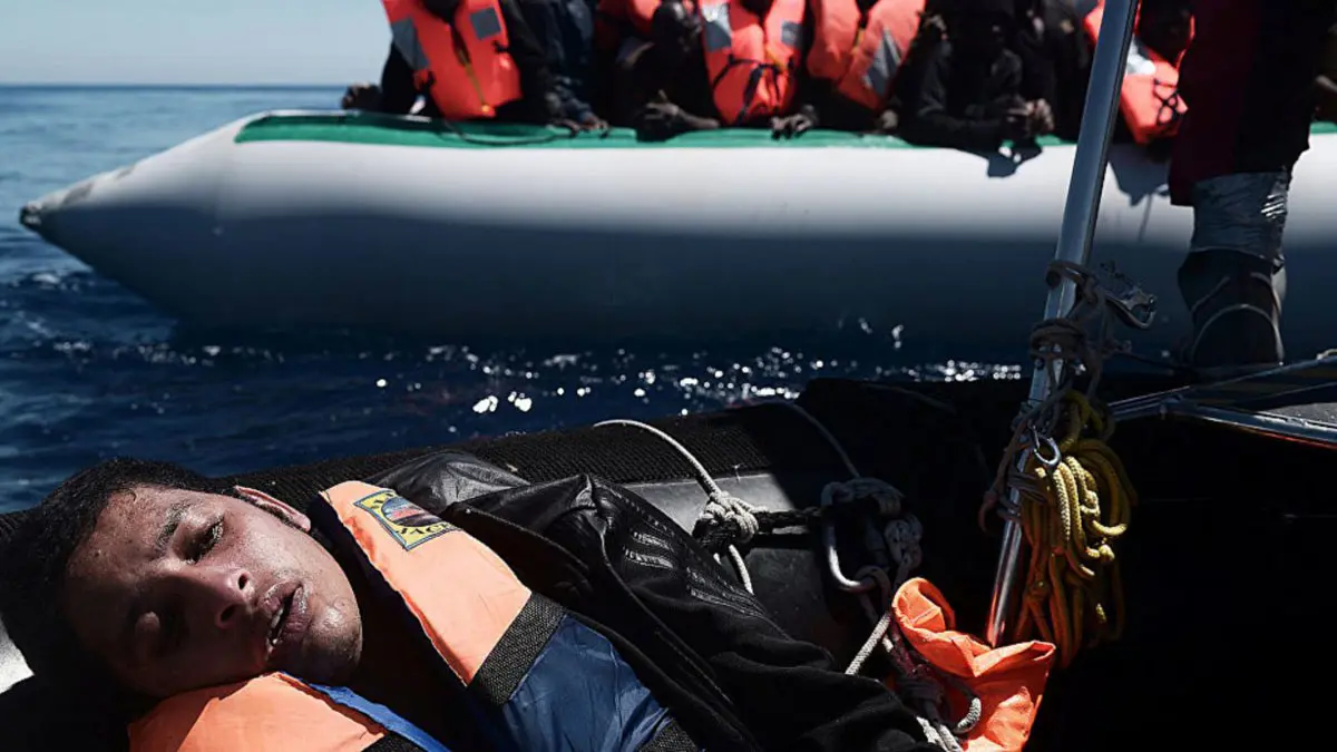 خفر السواحل الليبي ينقذ 117 مهاجرًا غير شرعي شرقي طرابلس