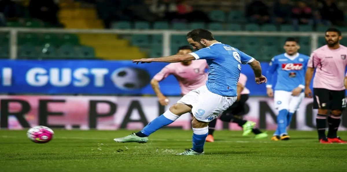 نابولي يواصل الضغط على يوفنتوس وروما يحقق فوزه الثامن تواليًا