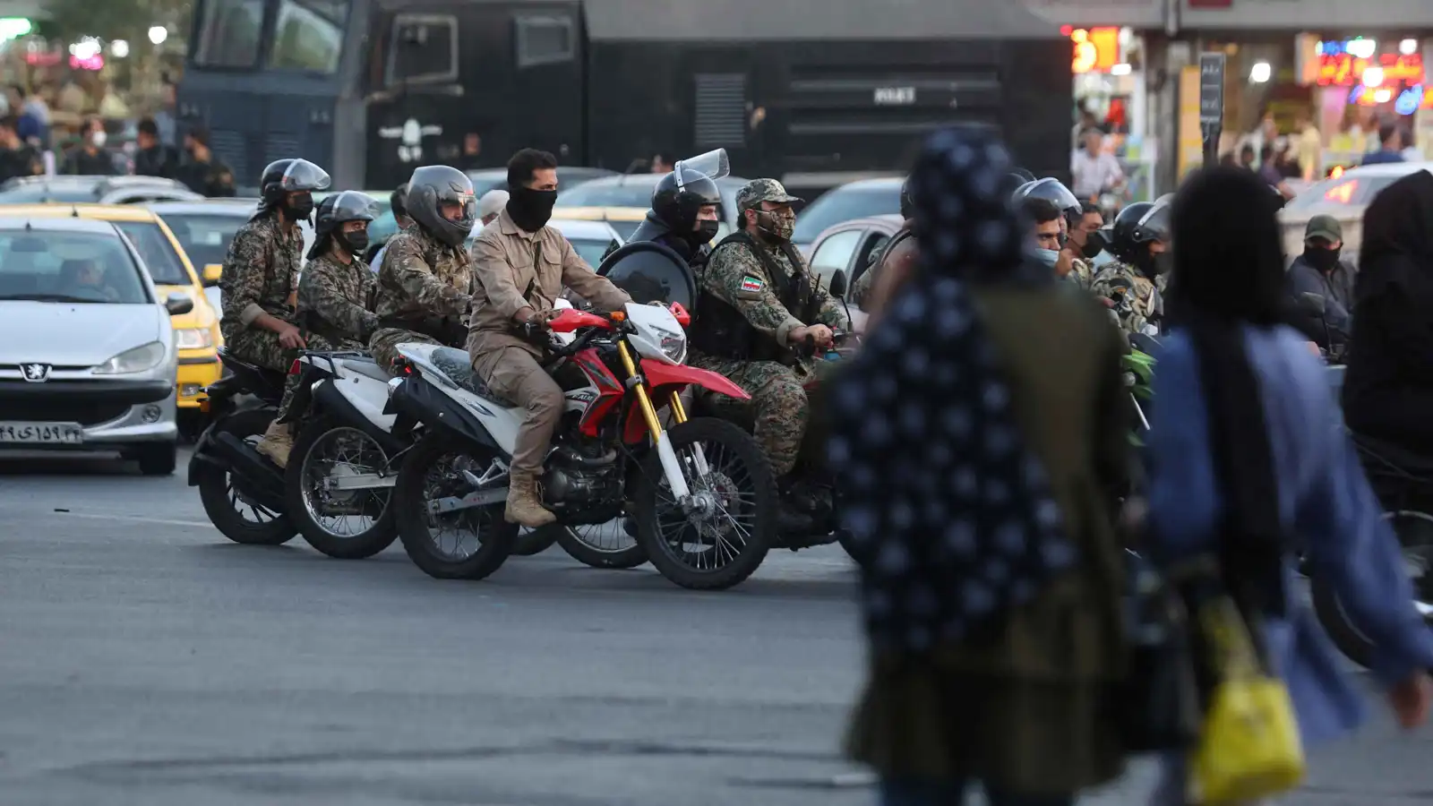 استخبارات الحرس الثوري تحذر الإيرانيين من محاولة تنظيم الاحتجاجات‎