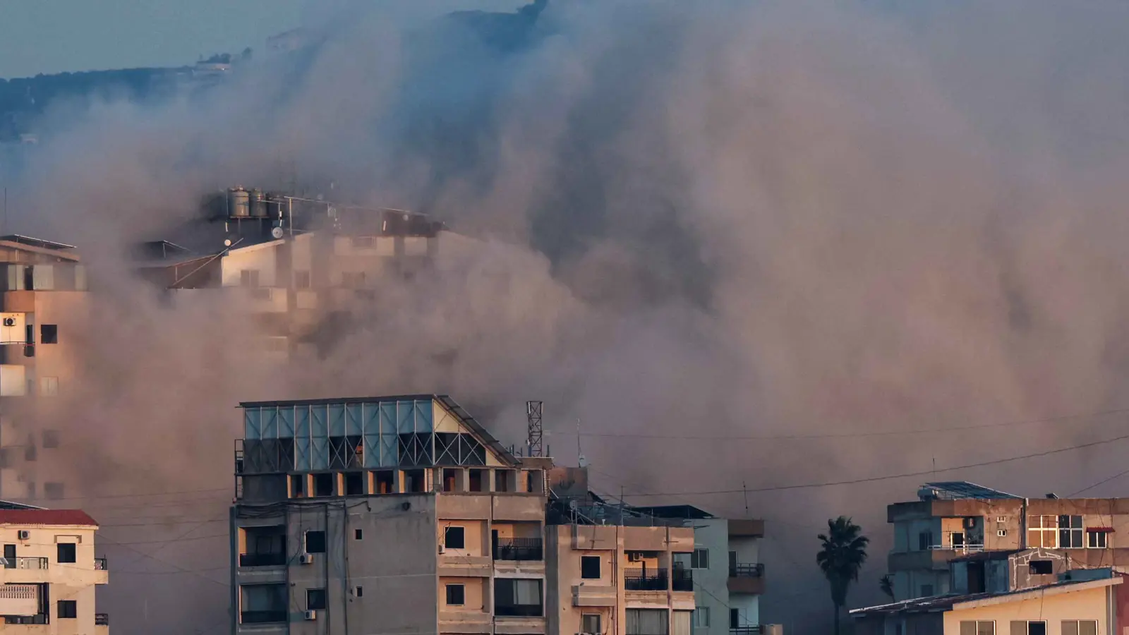 قتلى و30 جريحا إثر غارات إسرائيلية على صور جنوبي لبنان