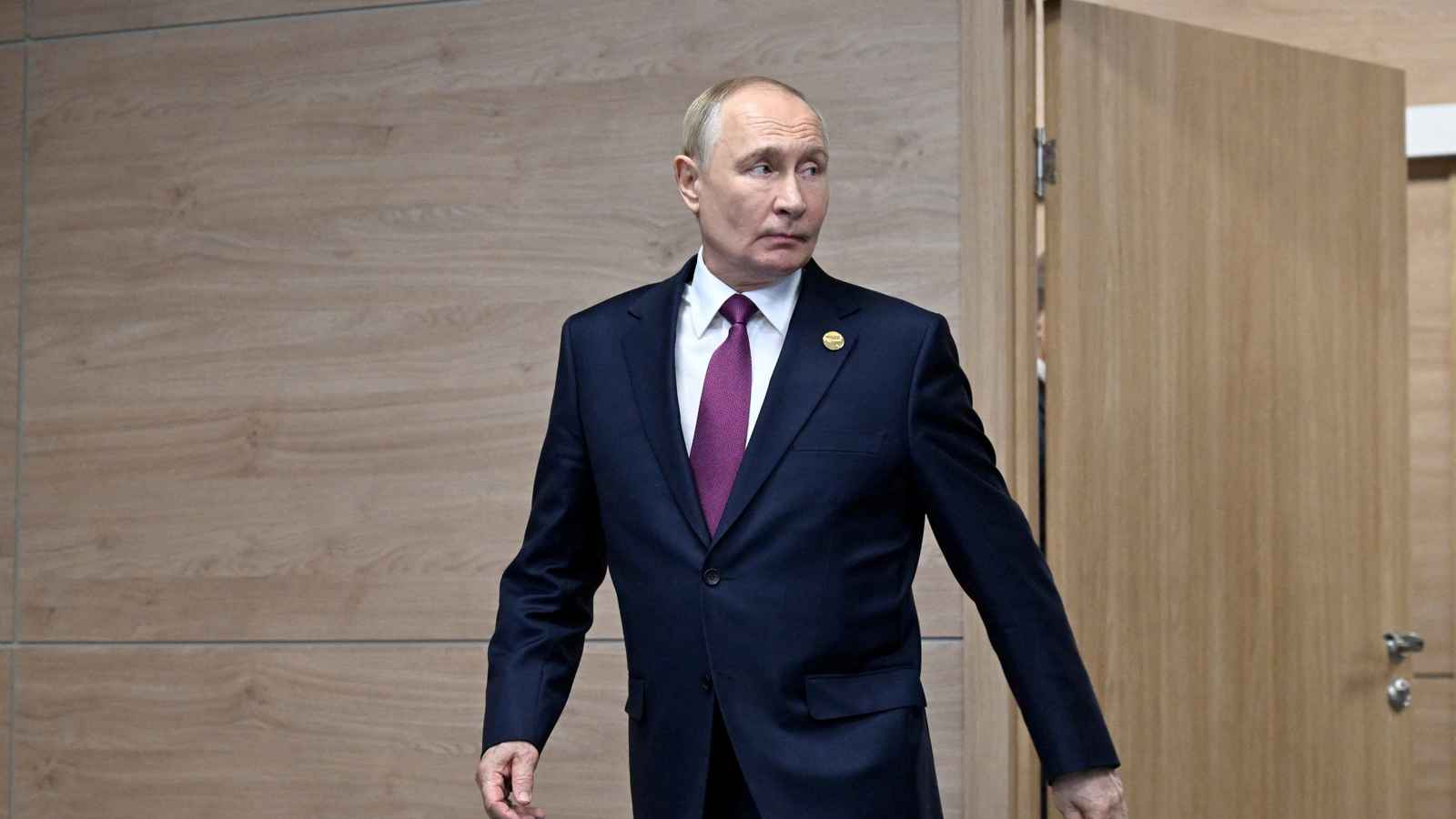 بعد تلويحه بالخيار الأخير.. هل يحسم بوتين الحرب بـ"ضربة نووية"؟