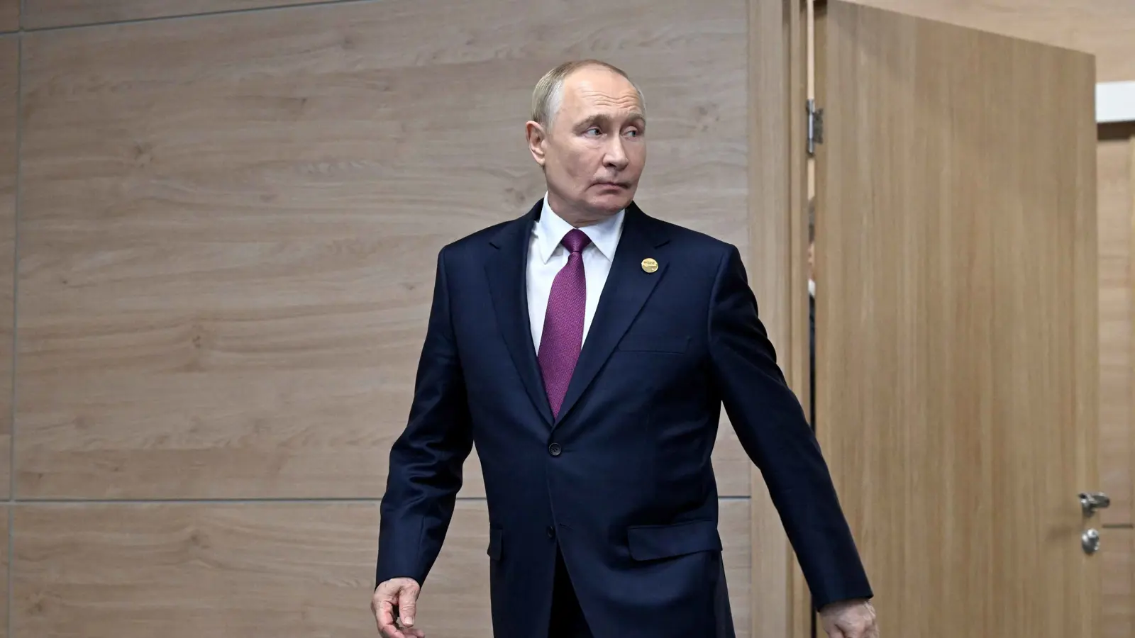 بعد تلويحه بالخيار الأخير.. هل يحسم بوتين الحرب بـ"ضربة نووية"؟