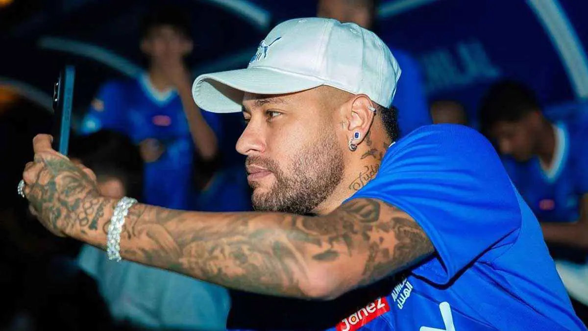 احتياجات الهلال السعودي تهدد نيمار