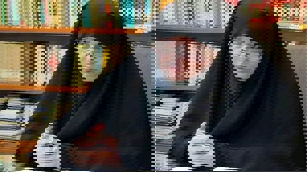 وفاة النائبة الإيرانية فاطمة رهبر بسبب كورونا