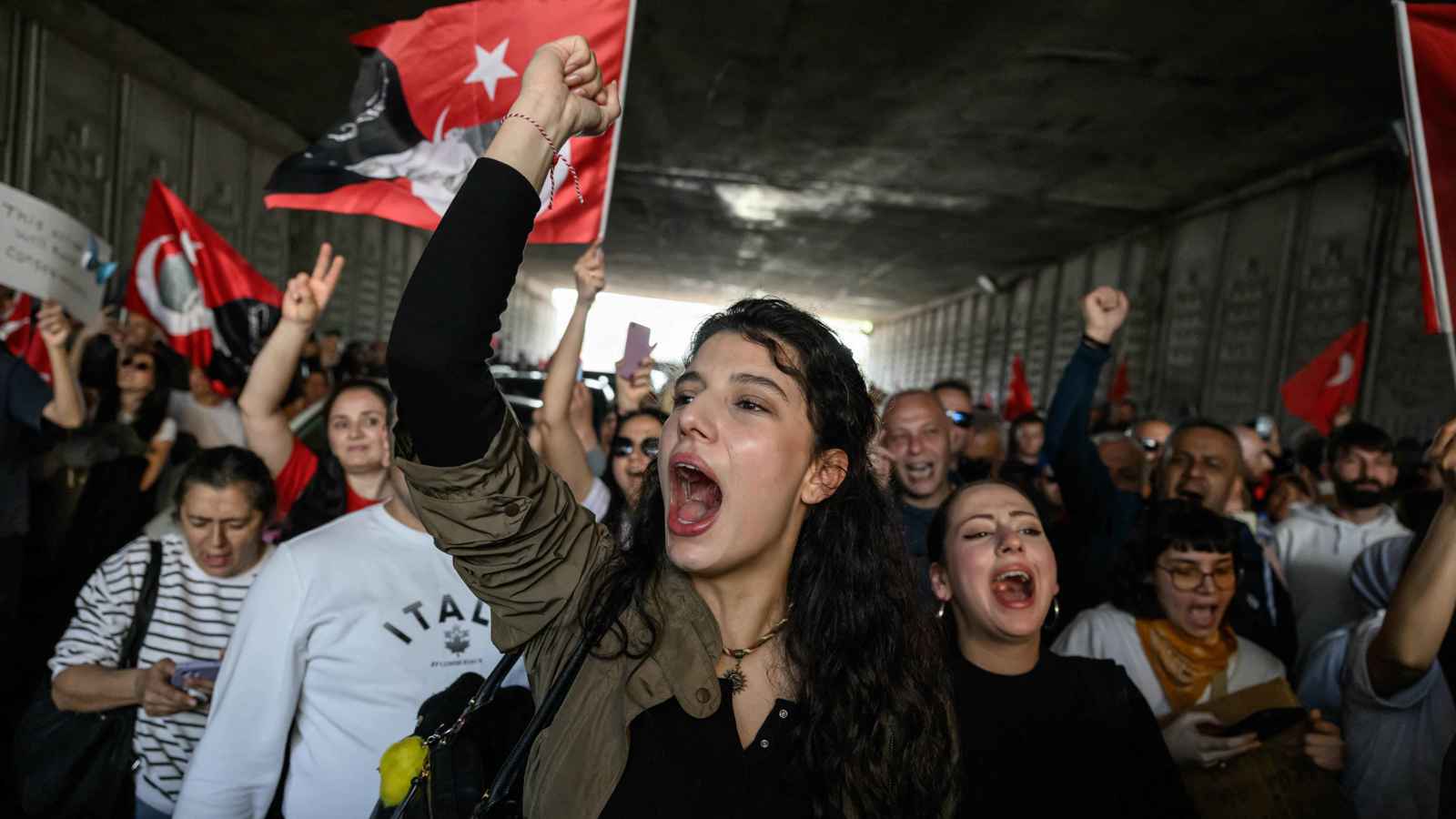 محكمة تركية تأمر باحتجاز رئيس بلدية أضنة في تهم تتعلق بالفساد