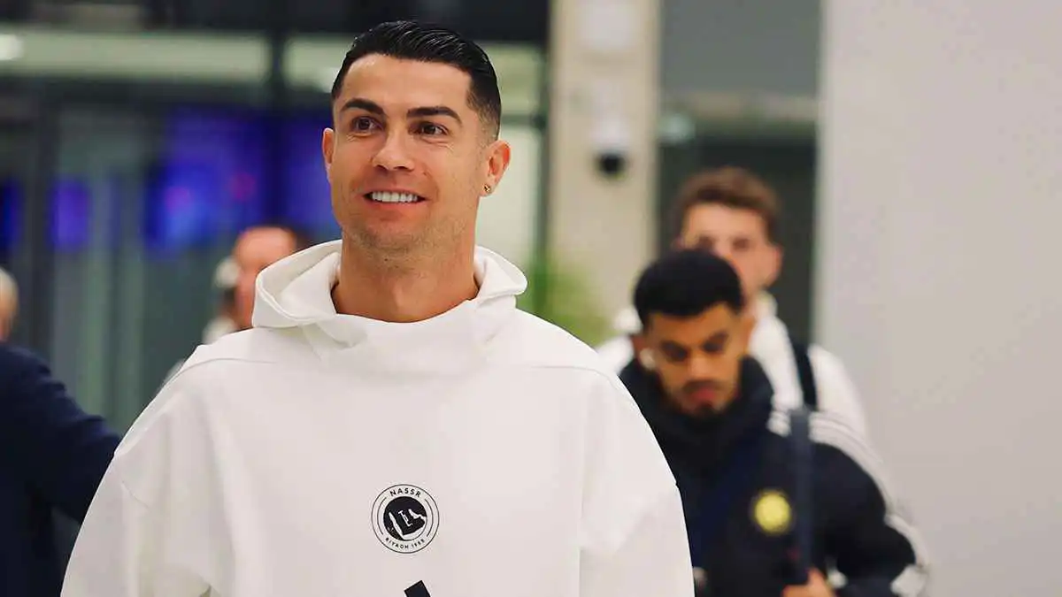 4 إشارات واضحة.. هل قرر كريستيانو رونالدو شراء النصر السعودي؟