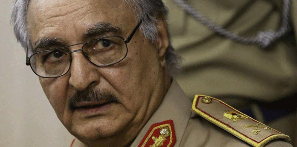 ضابط ليبي ينتقد أداء خليفة حفتر