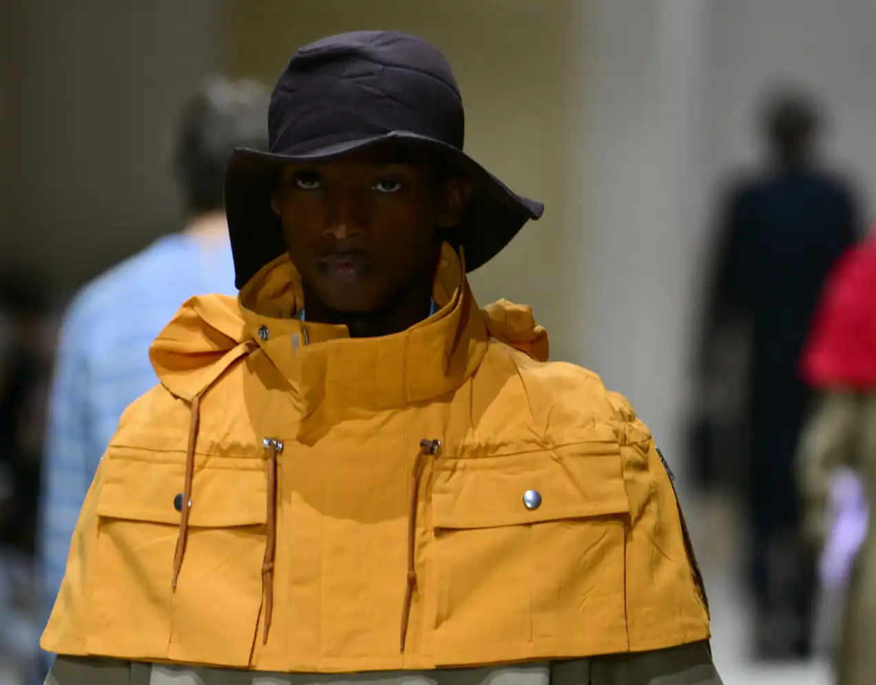 من تصاميم برادا الأخيرة 