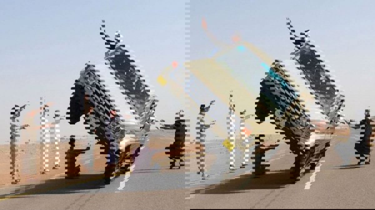 "كنق النظيم".. كيف عادت سيرة أشهر مفحط سيارات في السعودية؟