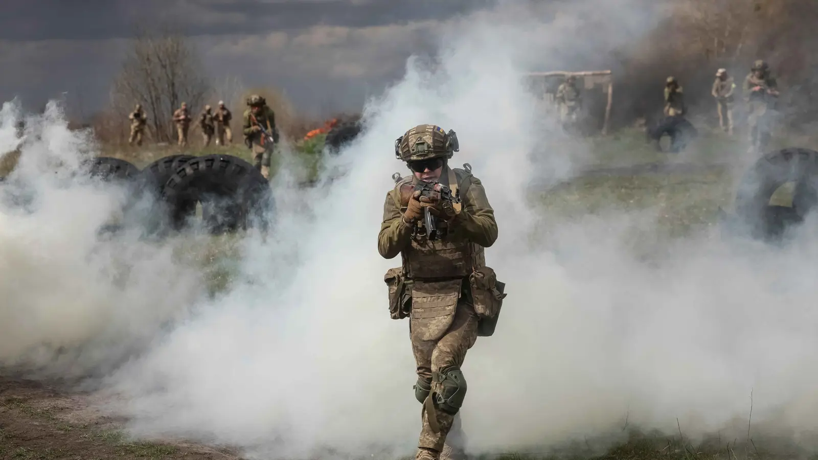 "فضيحة عسكرية" تهز أوكرانيا واعتقال مسؤولين في الدفاع