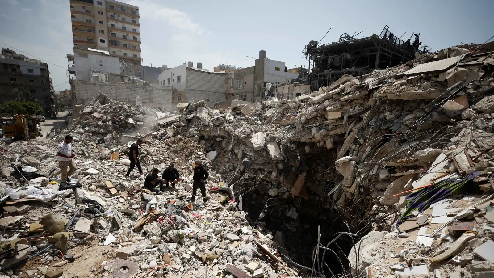 هدنة لبنان تحت الاختبار.. بين فرصة السلام وشروط نزع سلاح حزب الله