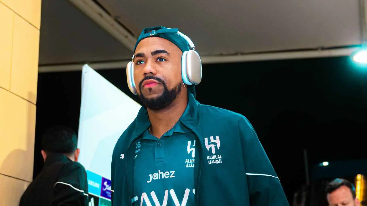 مالكوم يفجر غضب جماهير الهلال بصورة غريبة (شاهد)