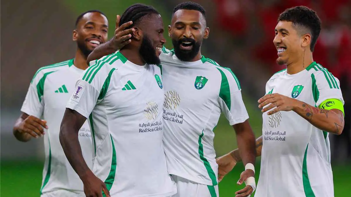 من أجل كأس العالم للأندية.. فلامنغو البرازيلي يستهدف نجم الأهلي السعودي