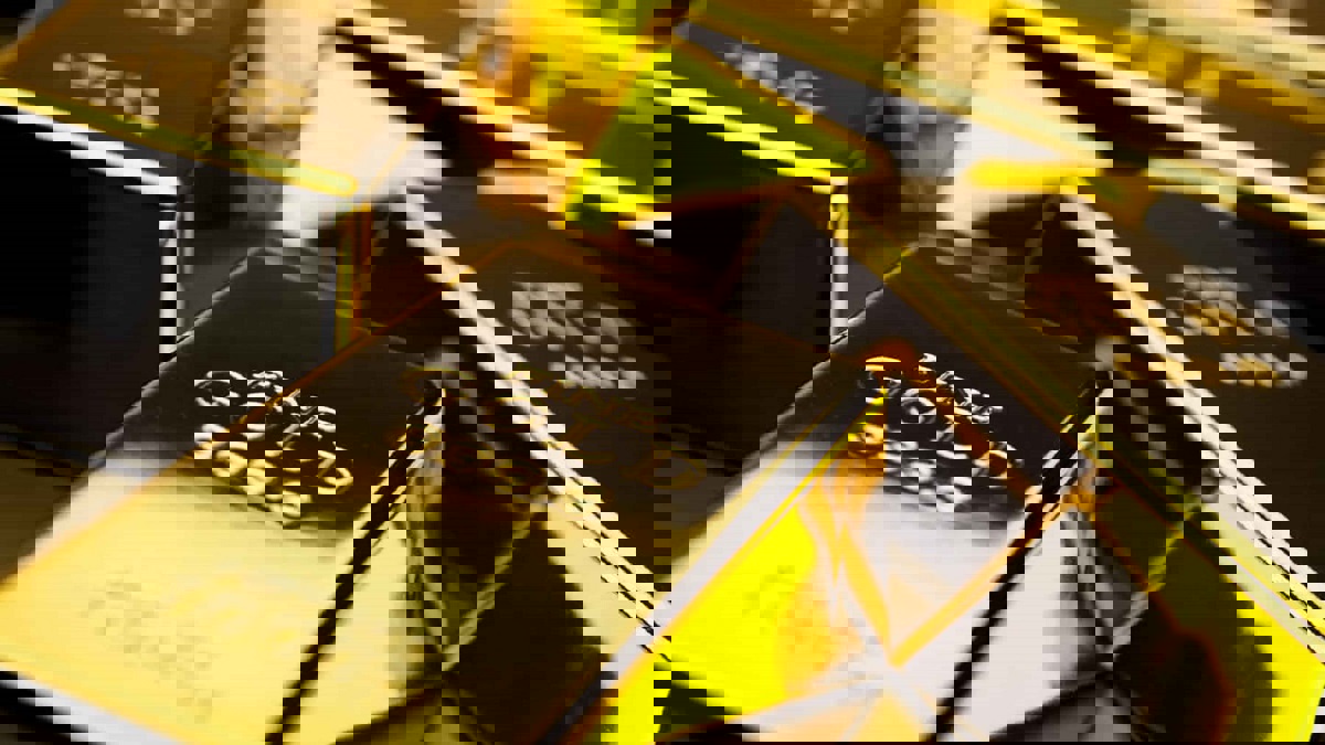 الذهب مستقر مع تأثر الدولار بمخاوف النمو والإغلاق الأمريكي‎