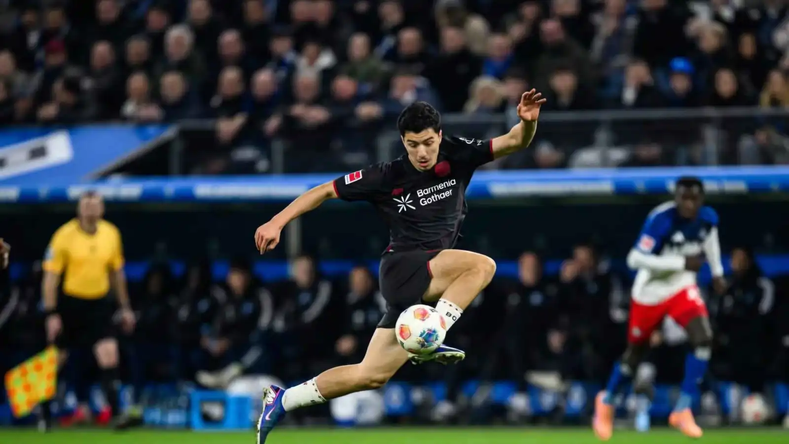 آي سي ميلان ينقضّ على الجزائري إبراهيم مازة