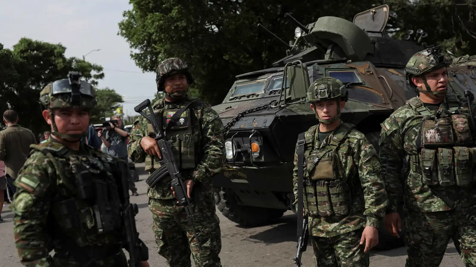 عسكريون منشقون يستعدون لتأسيس "قيادة جديدة" في فنزويلا